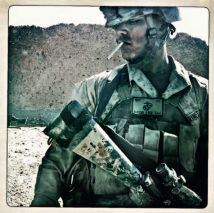 <p>Ein US-Marine hält Wache auf dem Aussenposten 7171 in der Provinz Helmand, Afghanistan, am 28. Oktober 2010.</p>