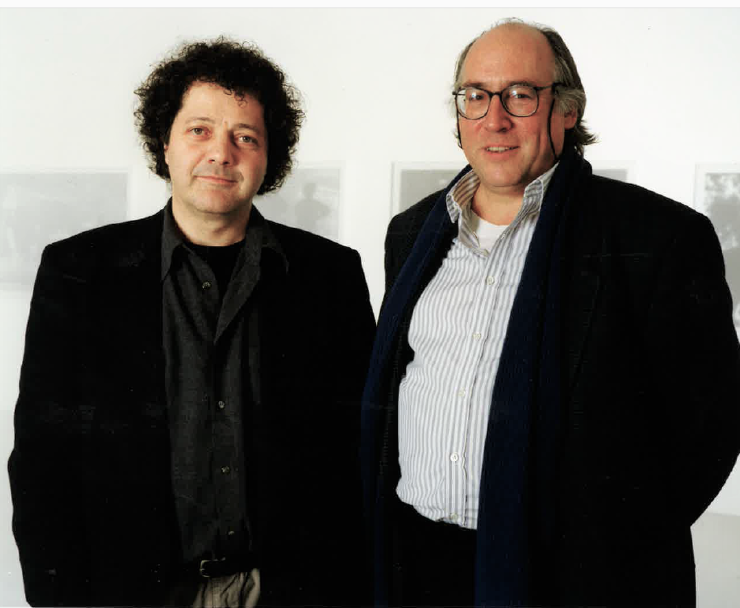 <p>Foto: Nicolas Faure (mit George Reinhart), 1993</p>